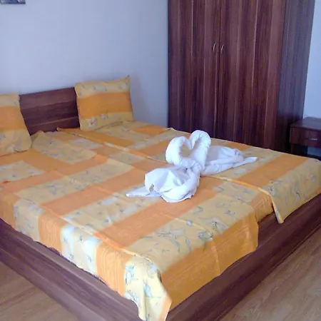 Dima Popova アパート ツァレヴォ